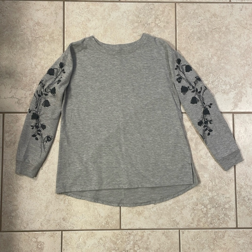 Women’s embroidered long sleeve shirt size small